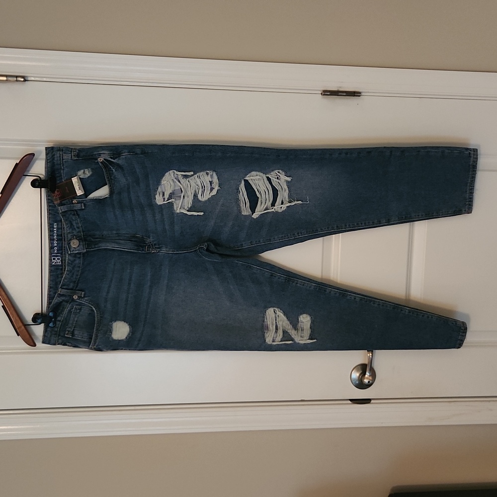 No boundaries Mom jean size 17